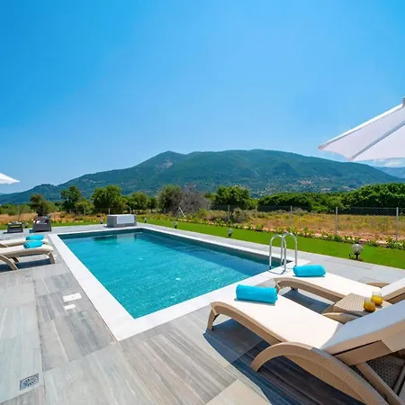 Drogarati Retreat By