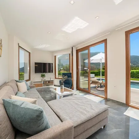 Villa Drogarati Retreat By