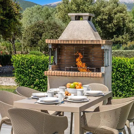 Villa Drogarati Retreat By *