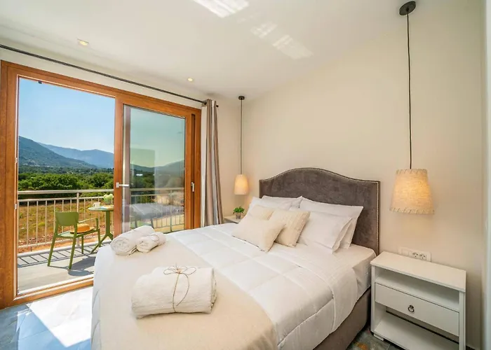 Villa Drogarati Retreat By Chaliotata